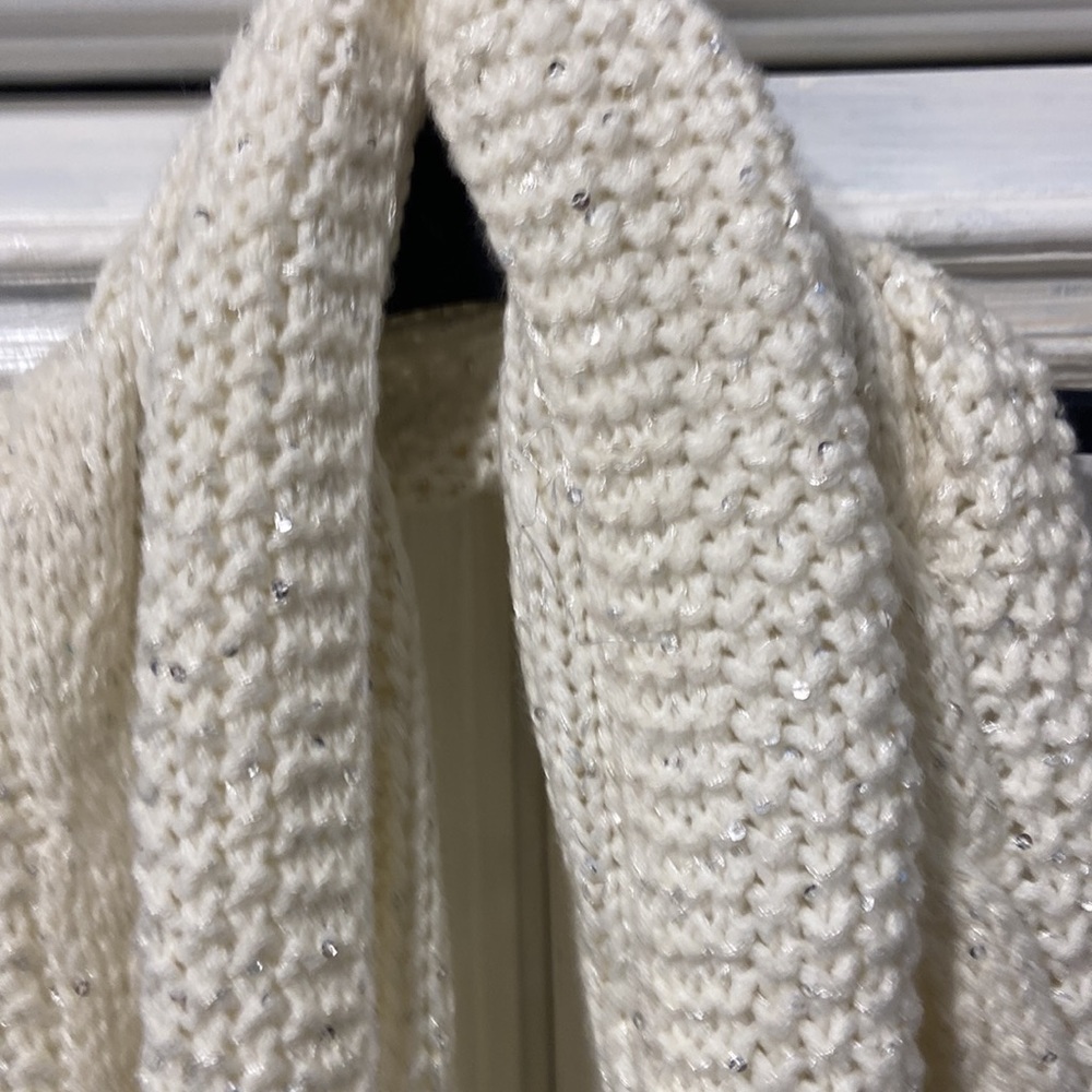 Black Friday steal💙💙 Winter white, sequin eternity, scarf